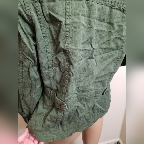 EUC Christopher & Banks Women's Green Long Sleeve Button Down Size L - Picture 4 of 8